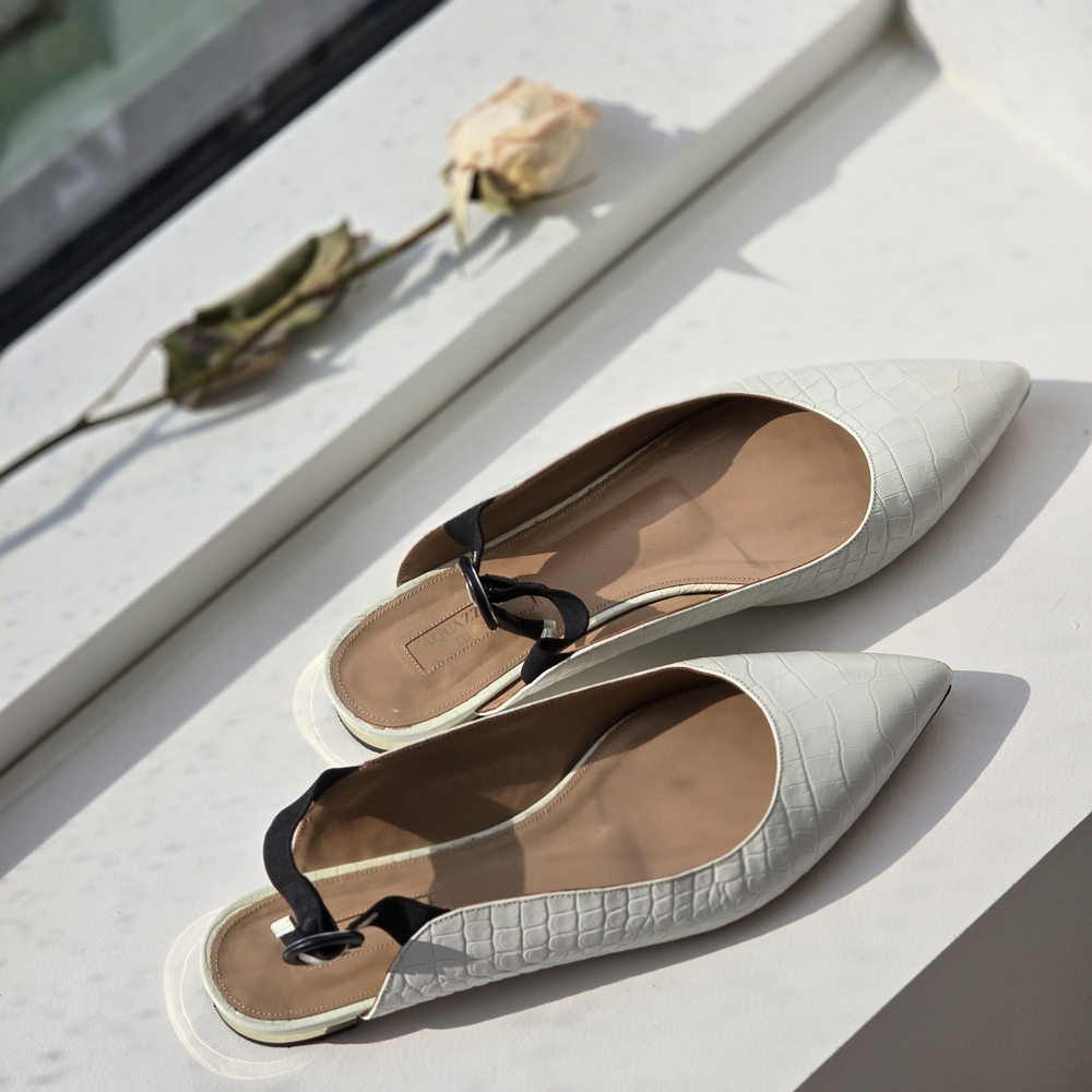 Aquazurra White Croc-Embossed Women's Flats